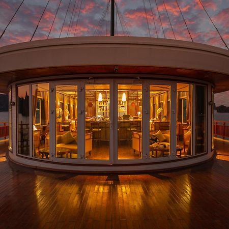 Heritage Line Ylang Cruise - Halong Bay & Lan Ha Bay Халонг Экстерьер фото