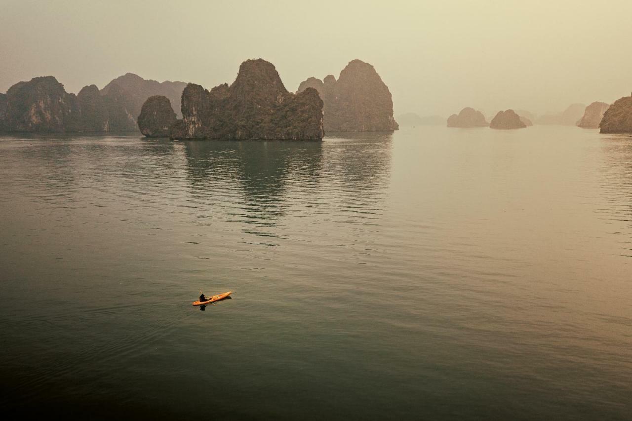 Heritage Line Ylang Cruise - Halong Bay & Lan Ha Bay Халонг Экстерьер фото