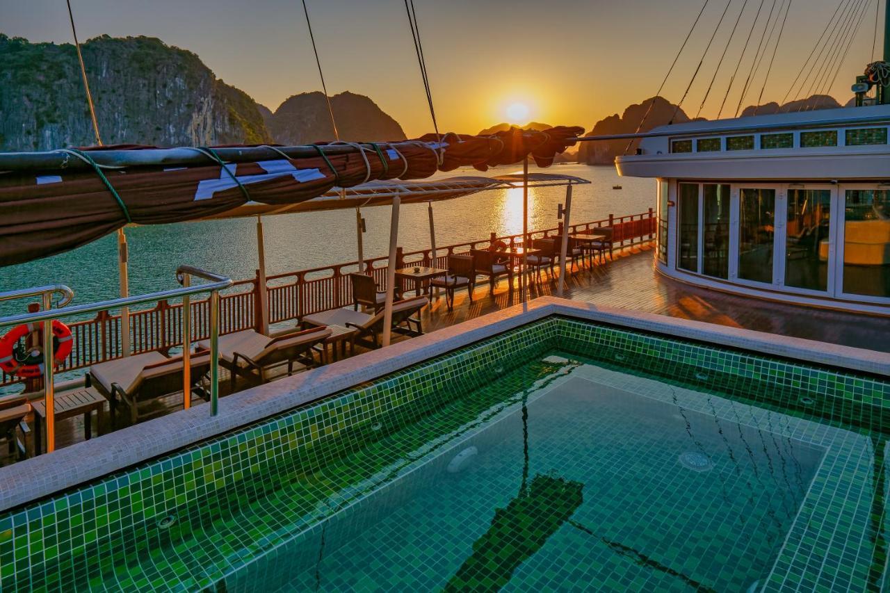 Heritage Line Ylang Cruise - Halong Bay & Lan Ha Bay Халонг Экстерьер фото